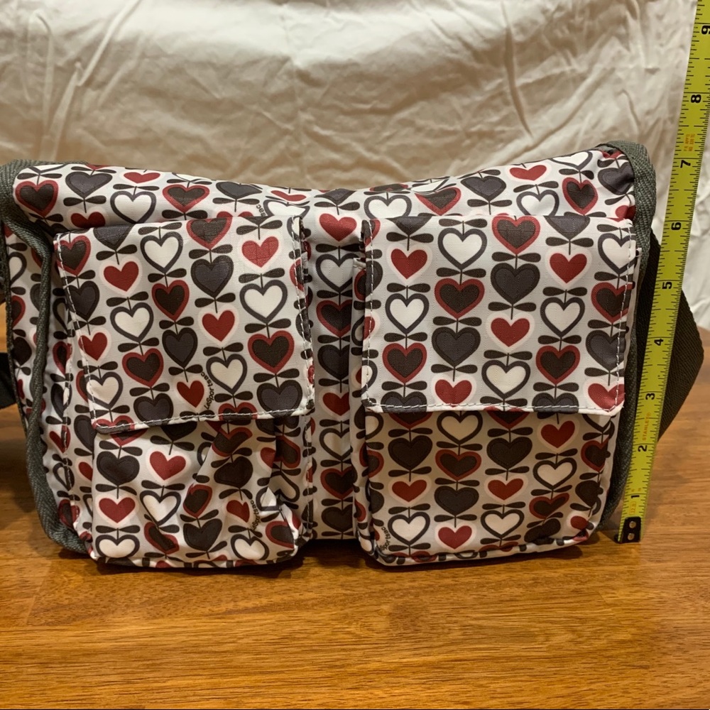 LeSportsac crossbody bag and makeup pouch - Picture 3 of 5